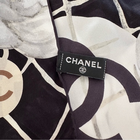 CHANEL SCARF - Picture 2 of 3